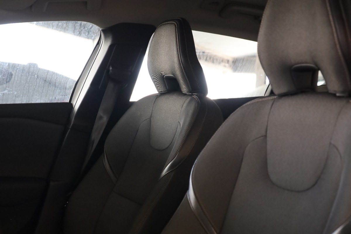 V40 Cross Country D2 Plus