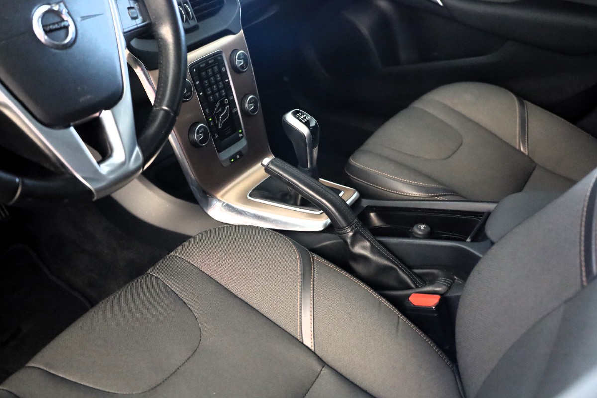V40 Cross Country D2 Plus