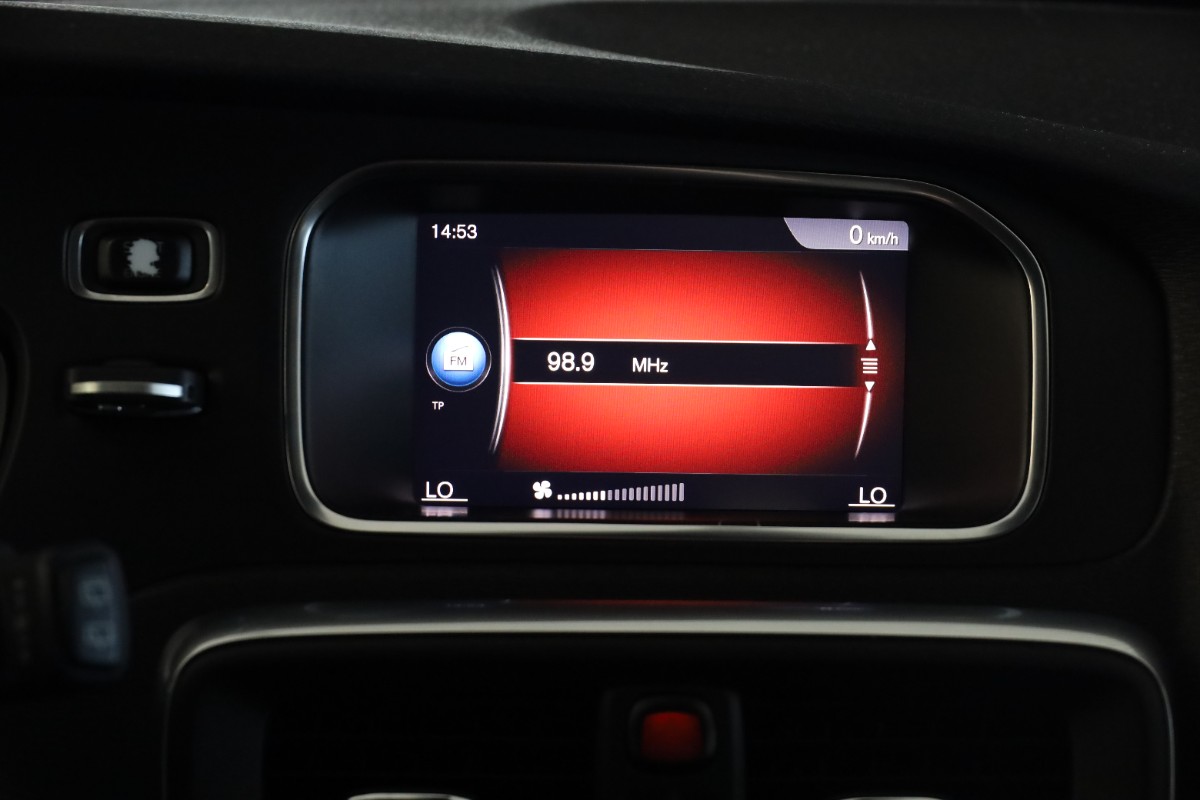 V40 Cross Country D2 Plus