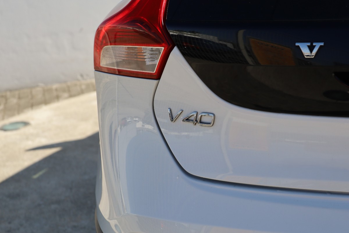 V40 Cross Country D2 Plus