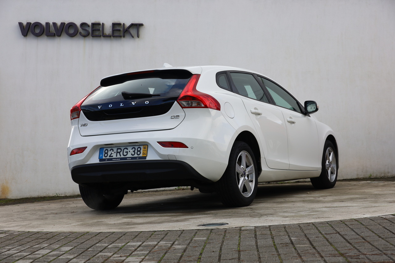 V40 D2 Kinetic