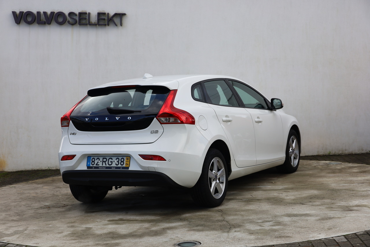 V40 D2 Kinetic