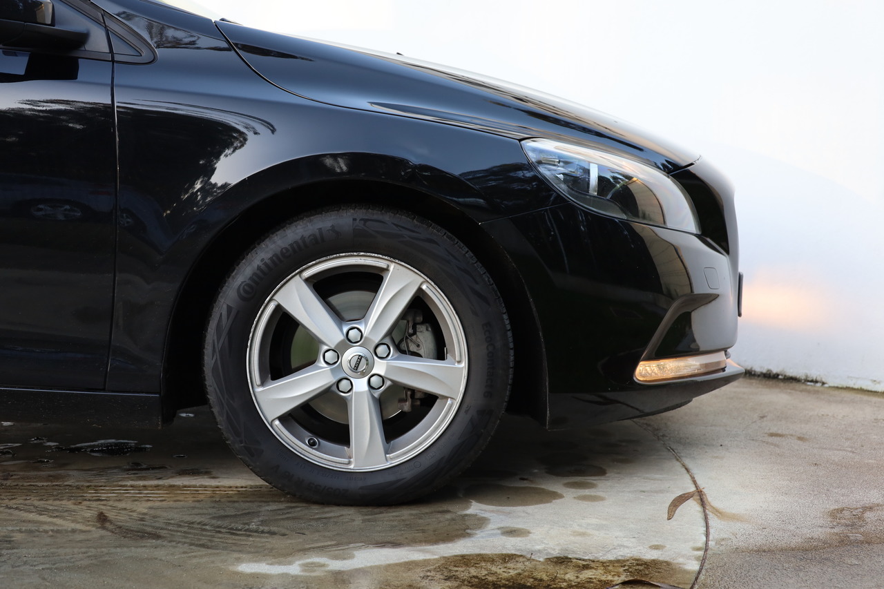 V40 D2 Kinetic