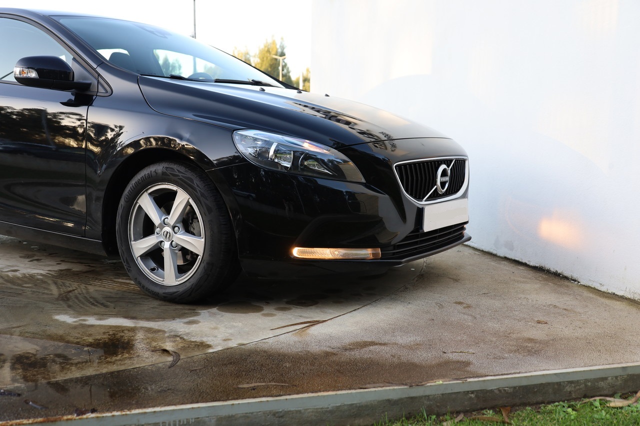 V40 D2 Kinetic