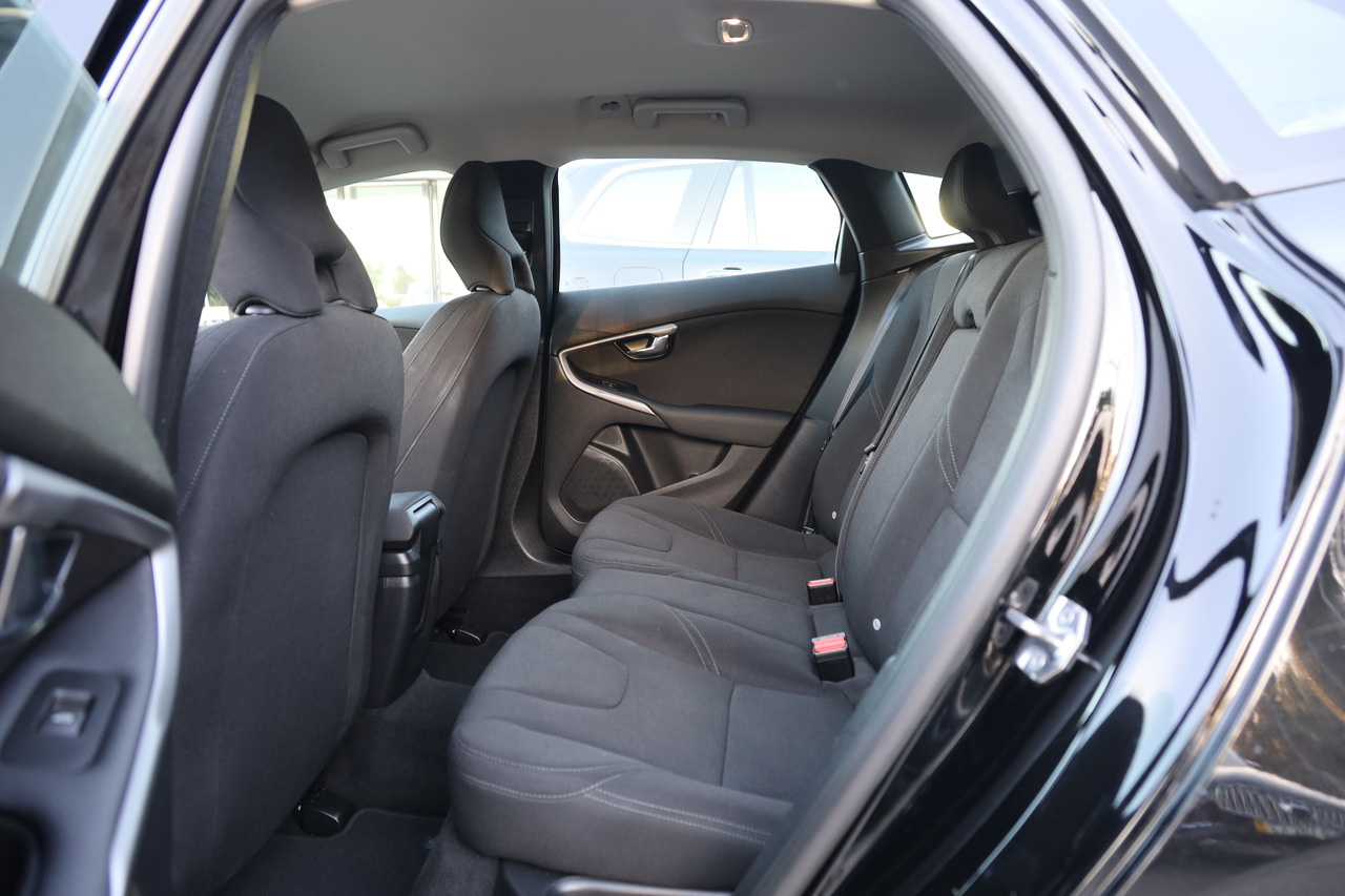 V40 D2 Kinetic