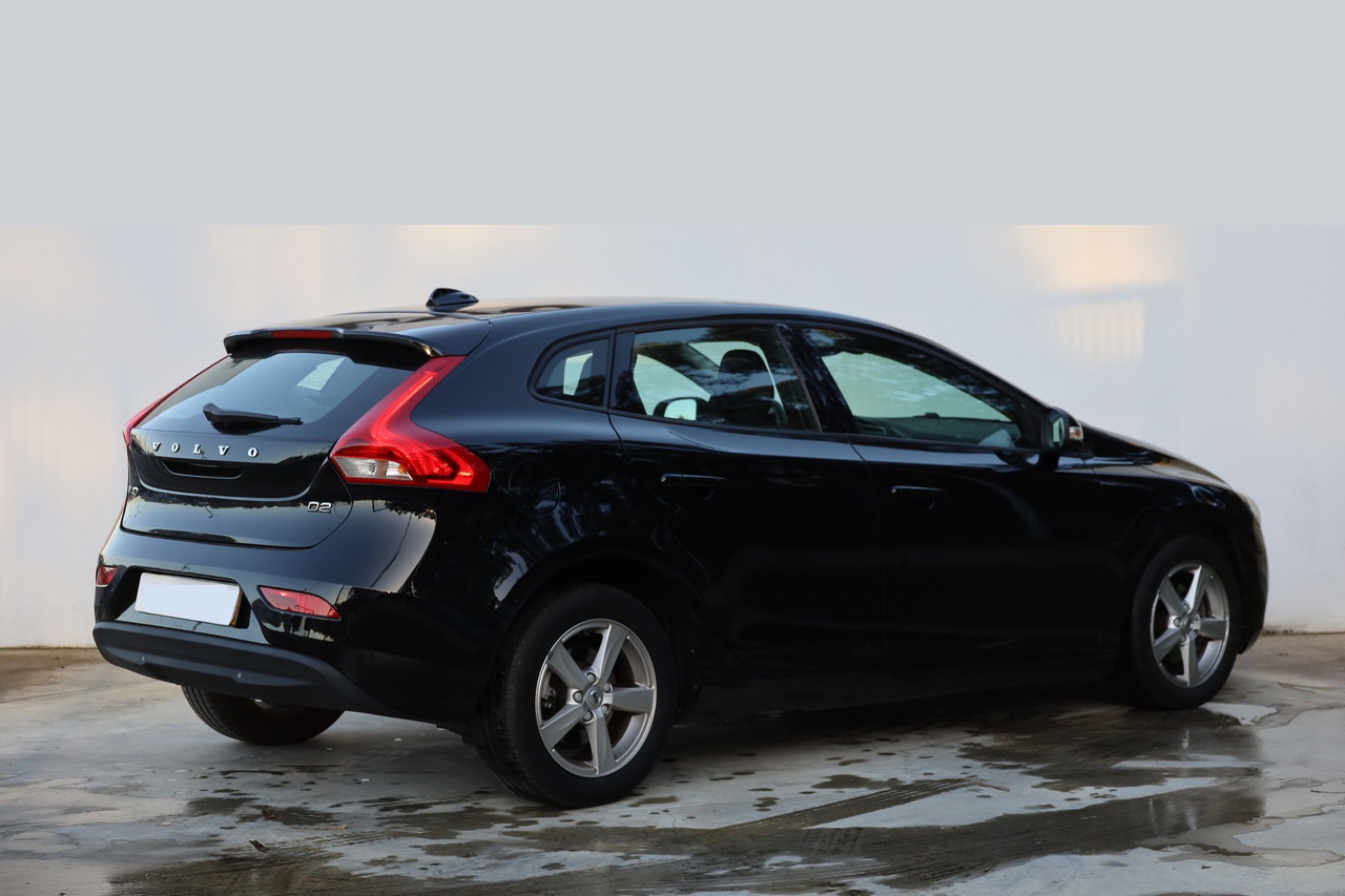 V40 D2 Kinetic
