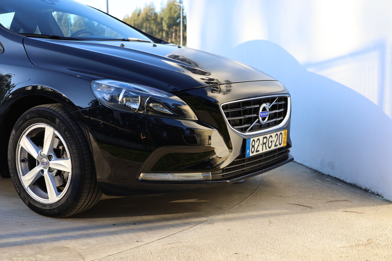 V40 D2 Kinetic