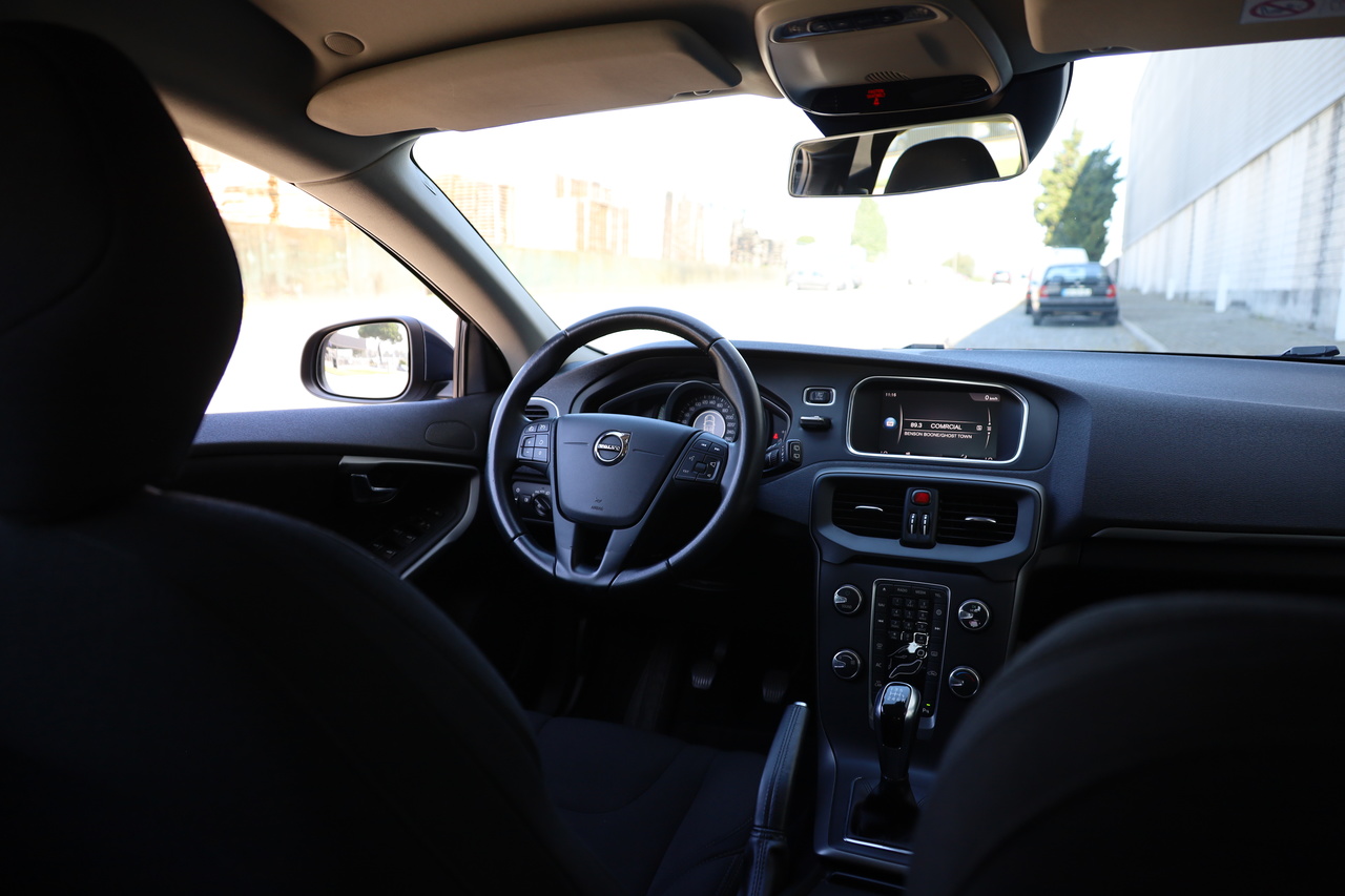 V40 D2 Kinetic 