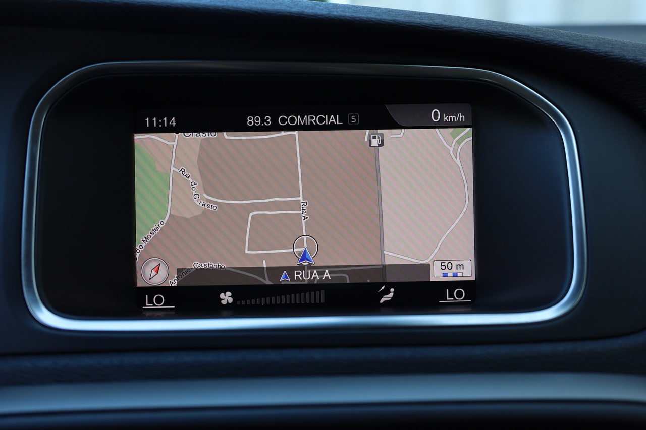 V40 D2 Kinetic 