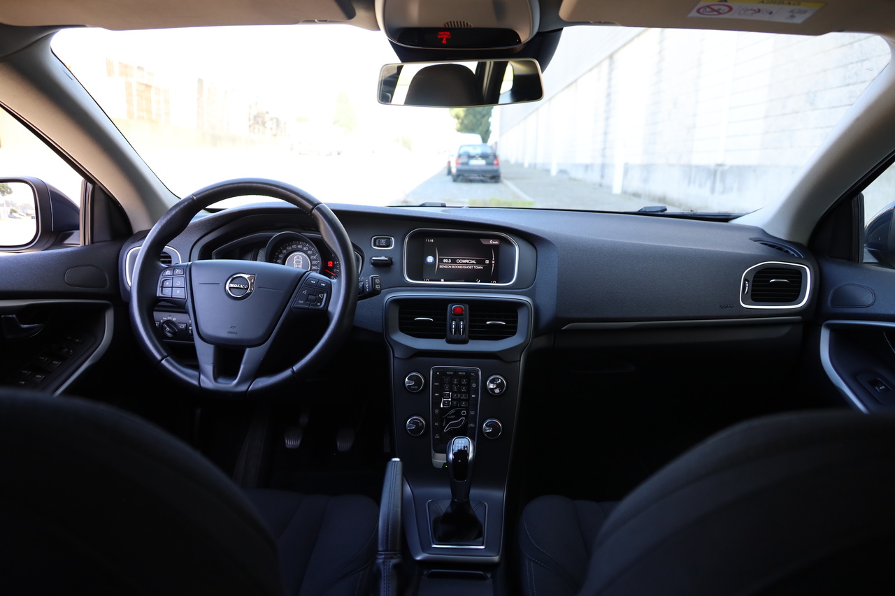 V40 D2 Kinetic 
