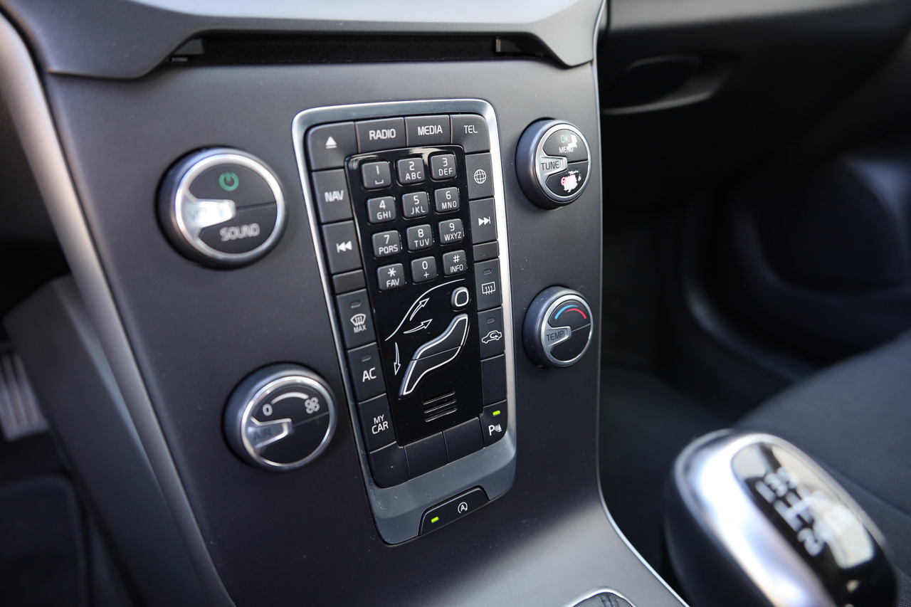 V40 D2 Kinetic 