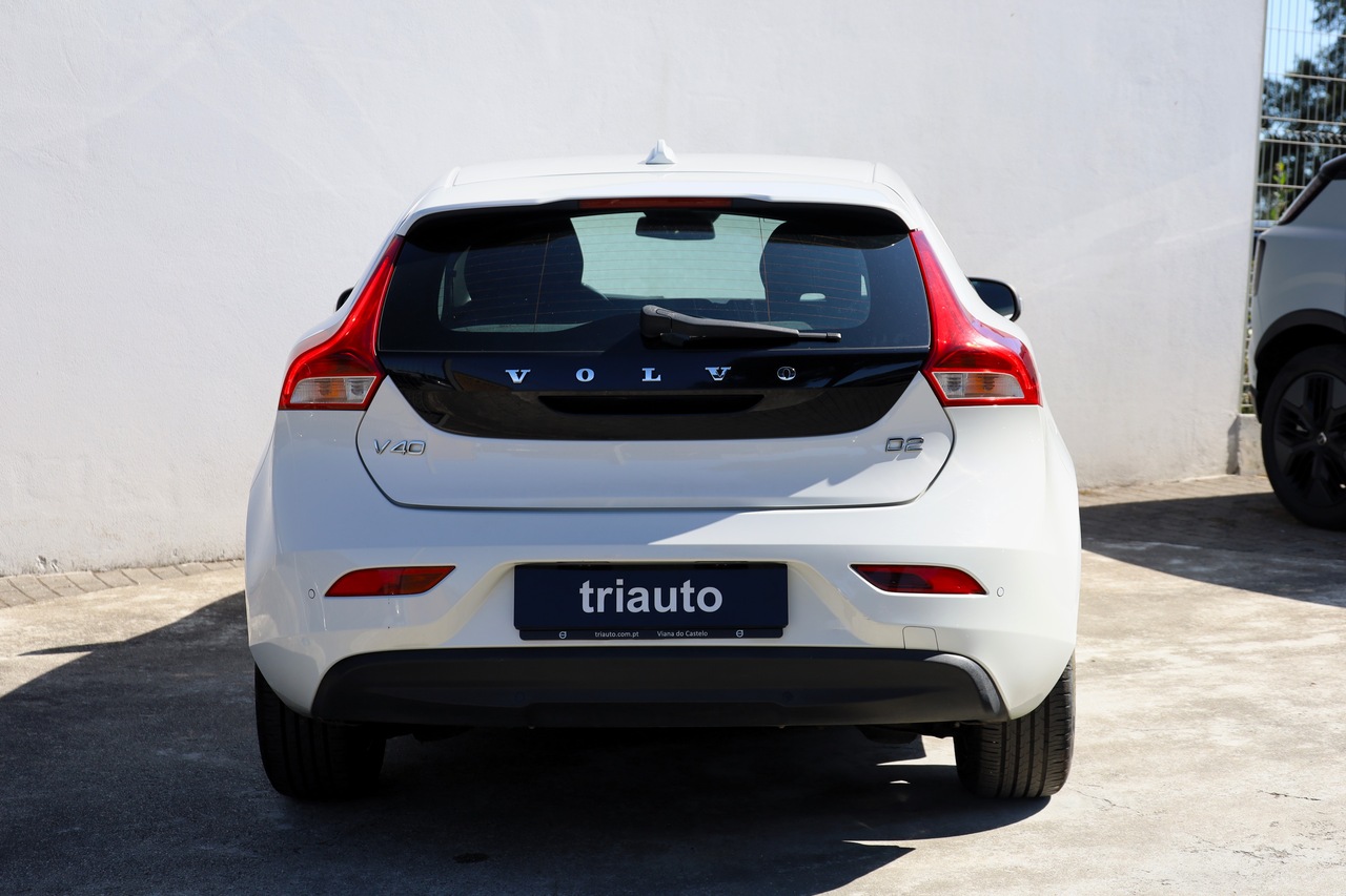 V40 D2 Kinetic