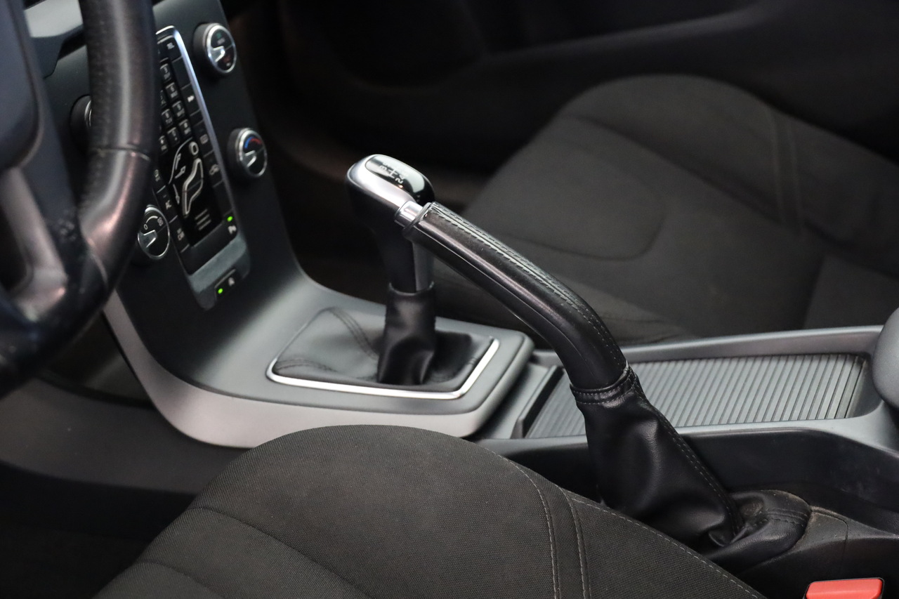 V40 D2 Kinetic