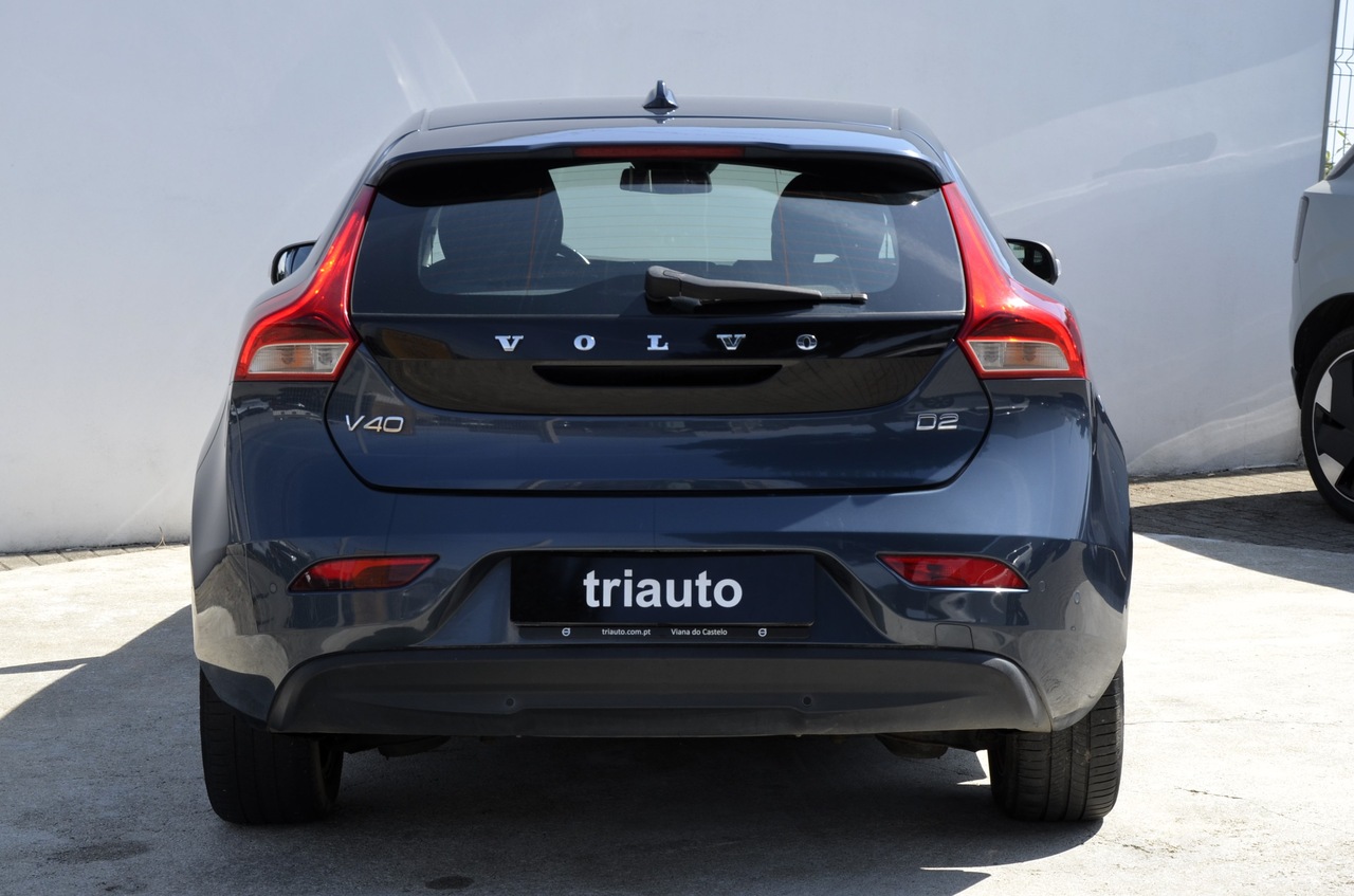 V40 D2 Kinetic
