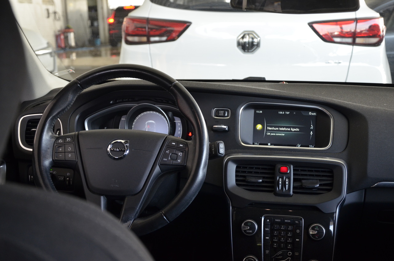 V40 D2 Kinetic