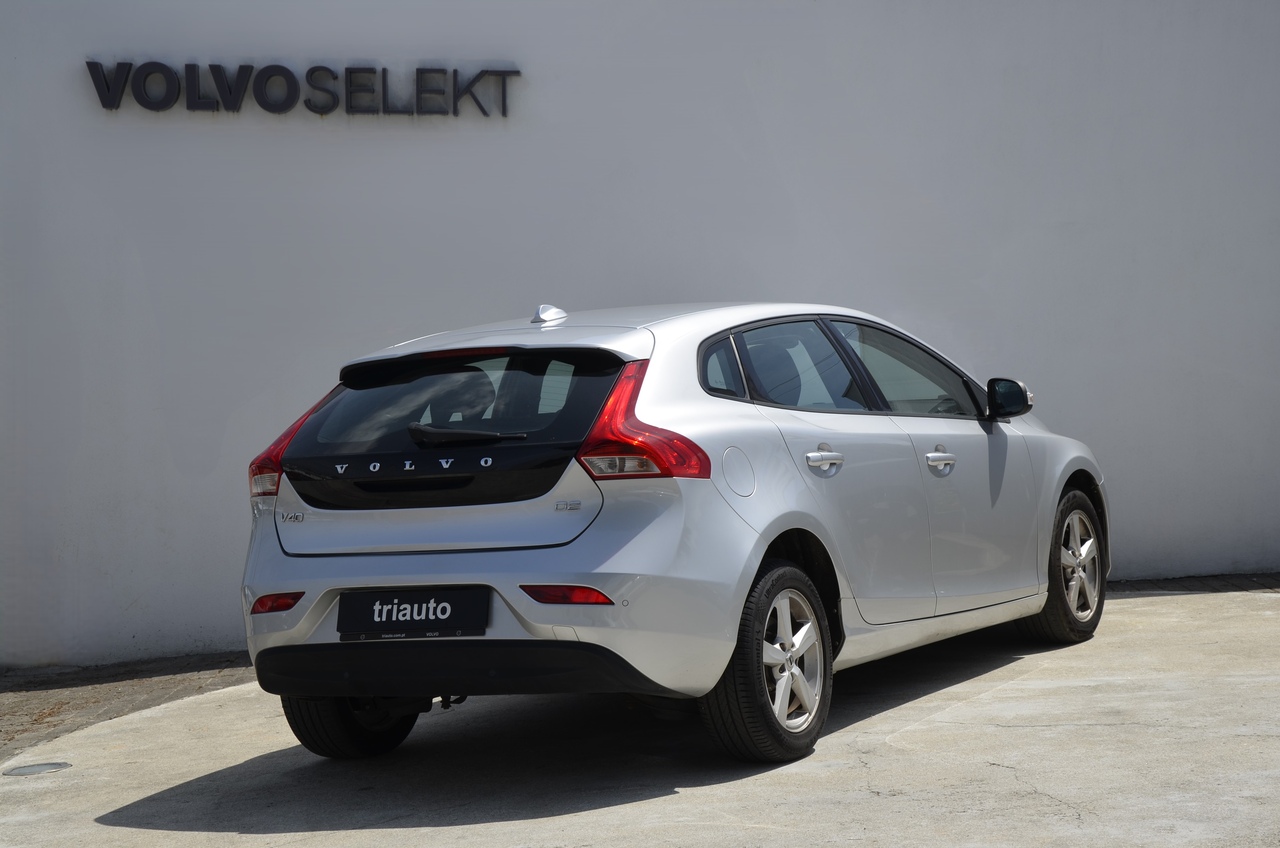 V40 D2 Kinetic 