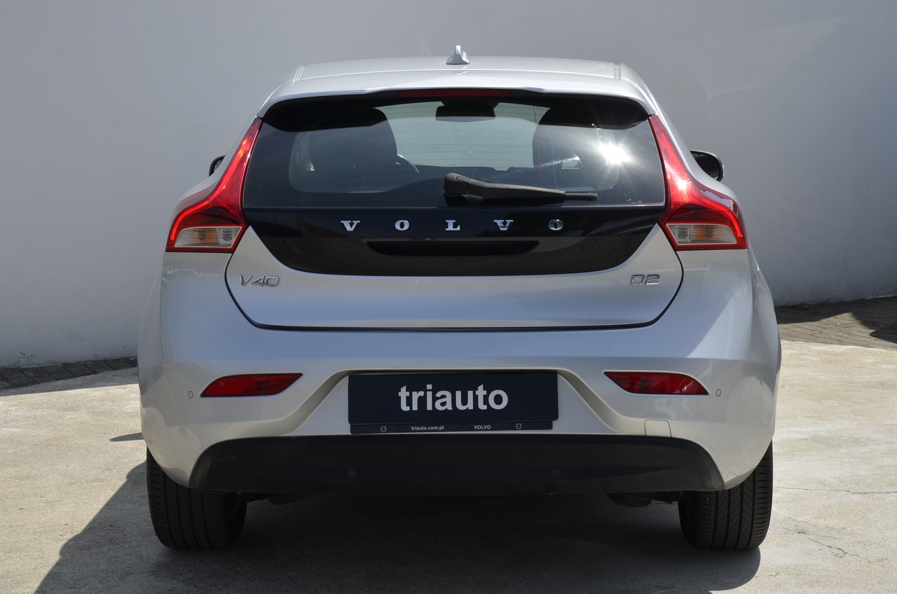 V40 D2 Kinetic 