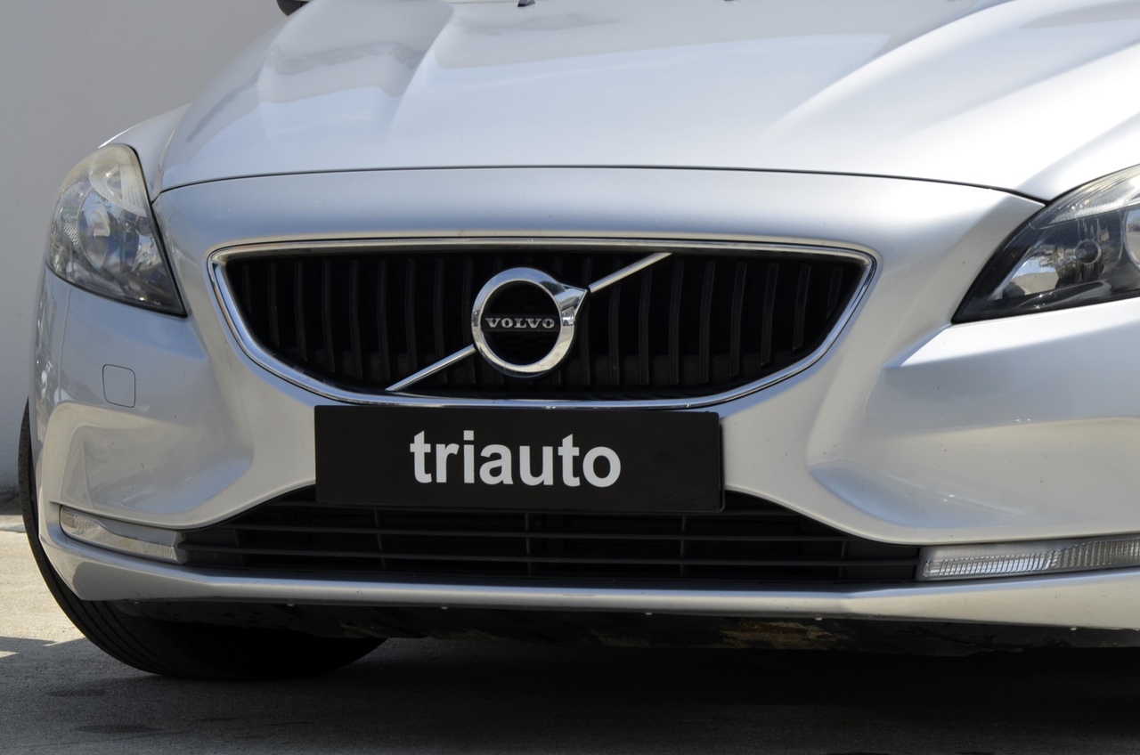 V40 D2 Kinetic 