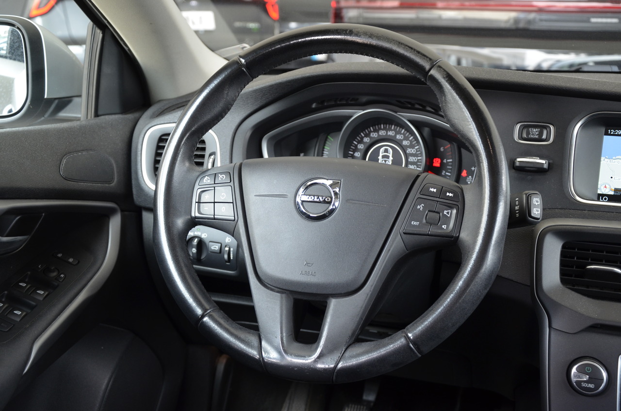 V40 D2 Kinetic 