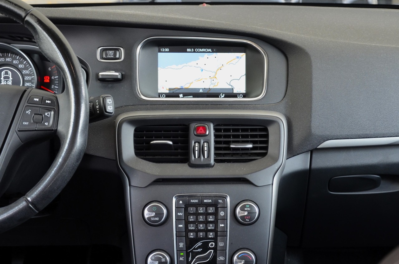 V40 D2 Kinetic 