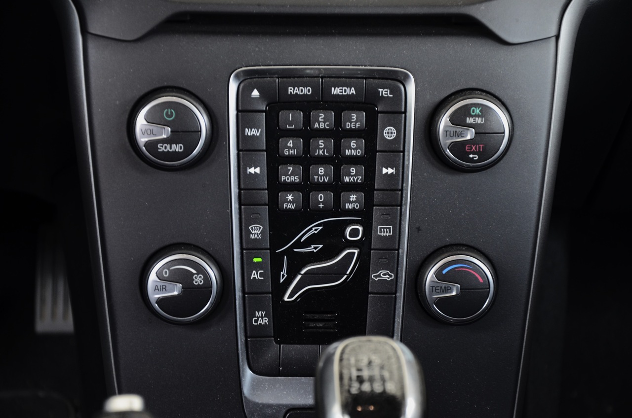 V40 D2 Kinetic 