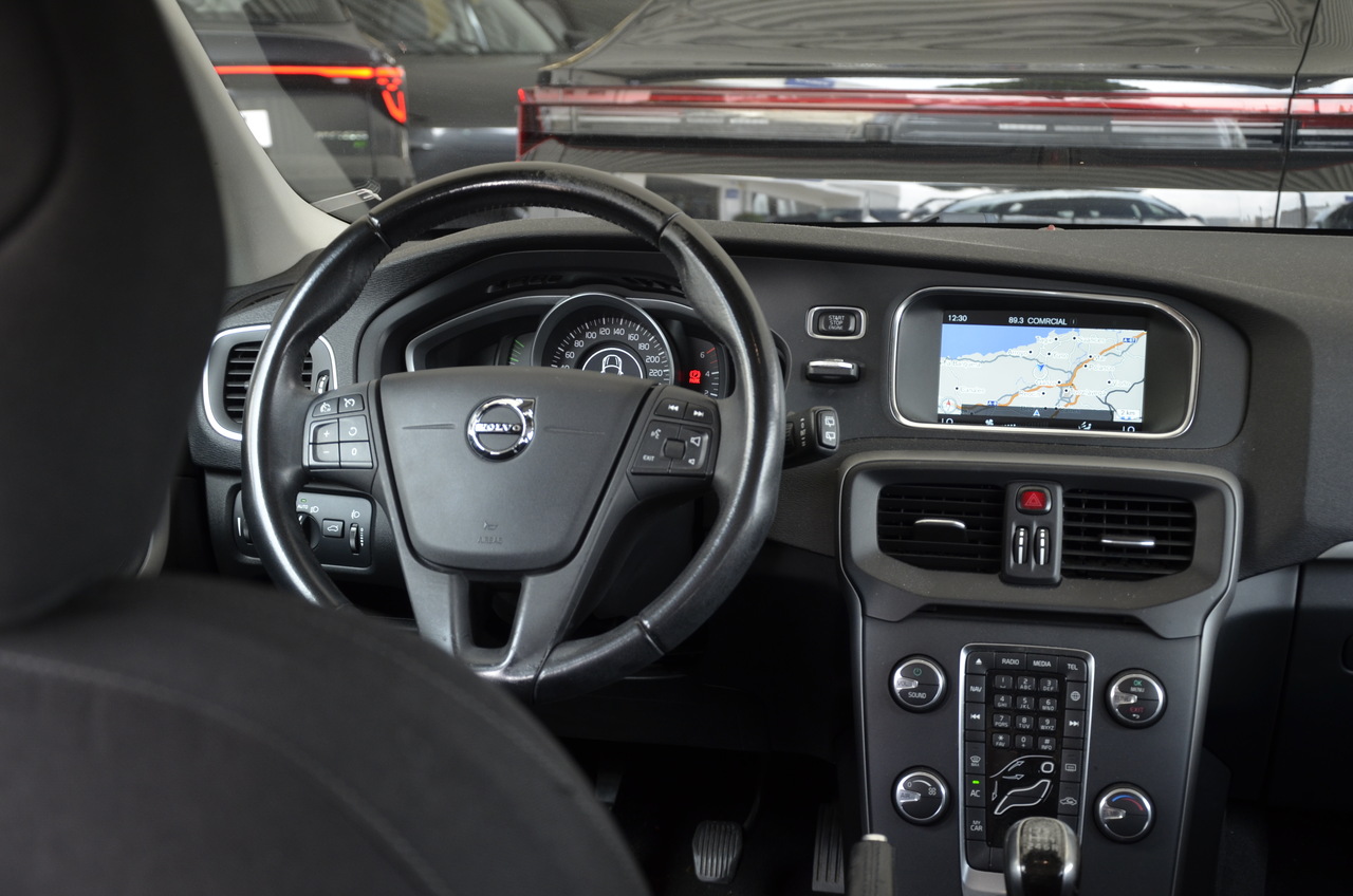 V40 D2 Kinetic 