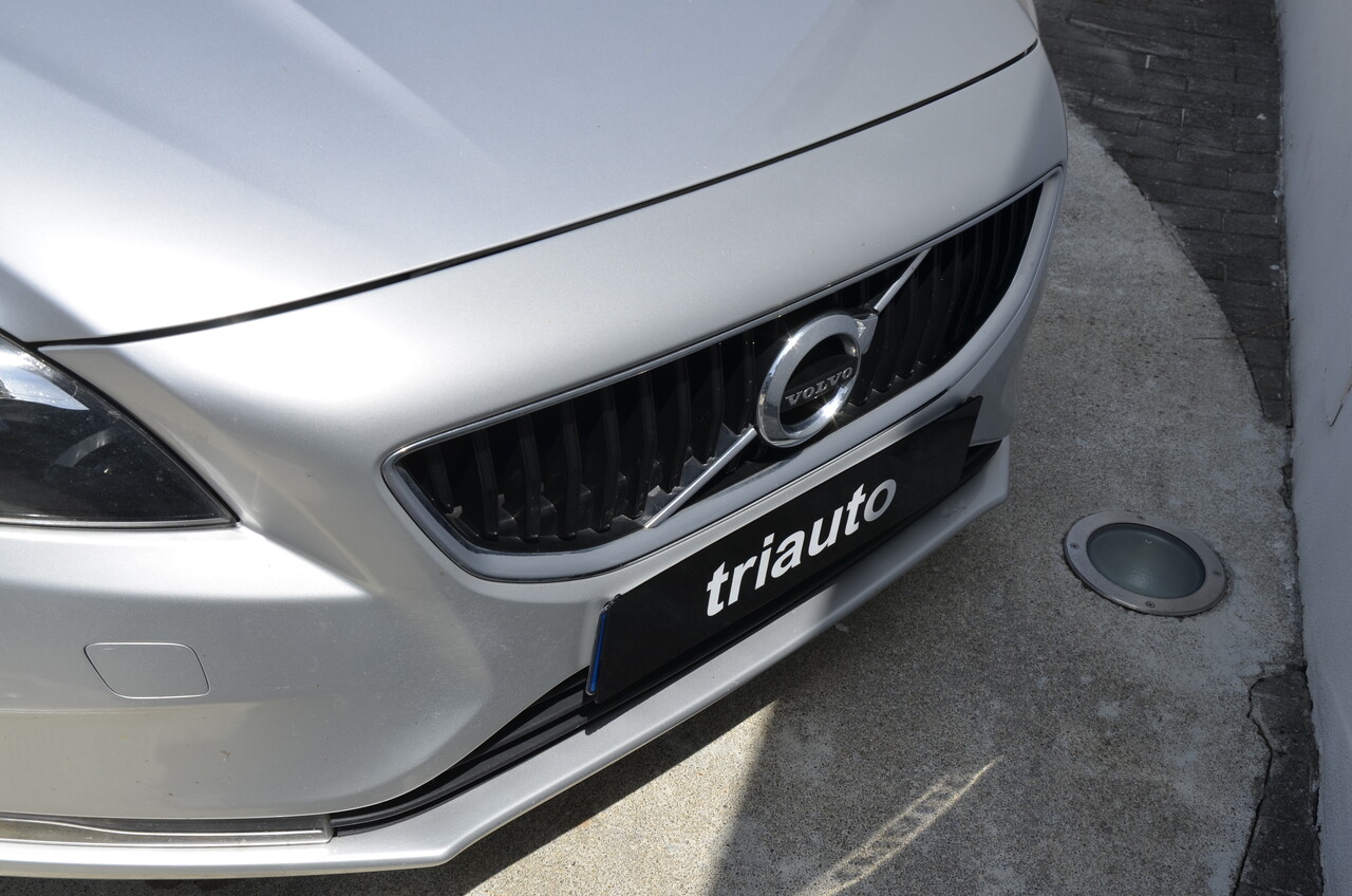 V40 D2 Kinetic 