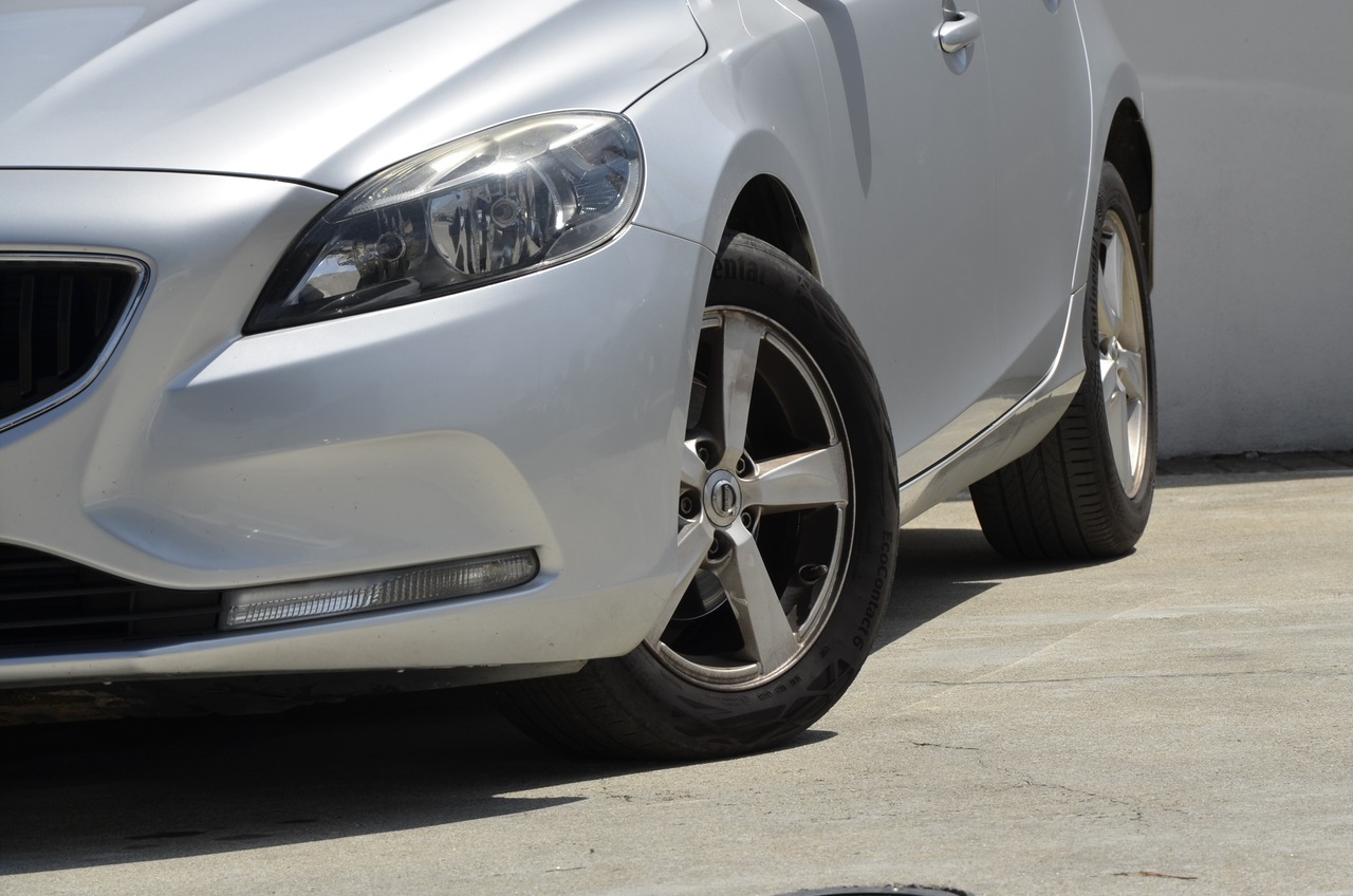 V40 D2 Kinetic 