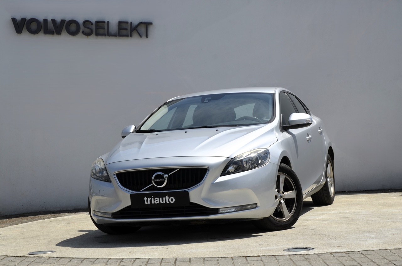 V40 D2 Kinetic 