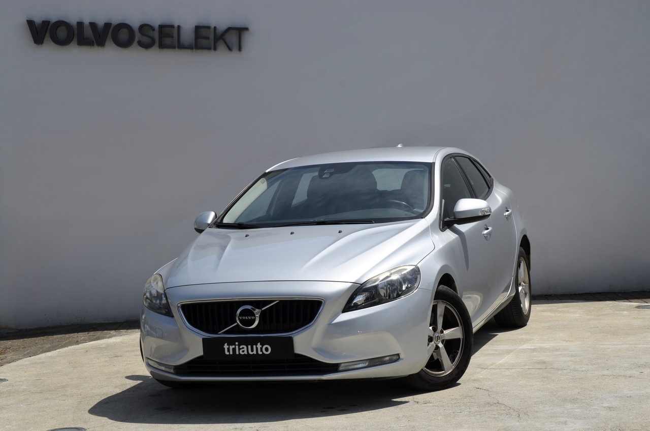 V40 D2 Kinetic 