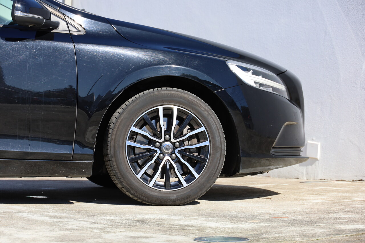 V40 D2 Momentum