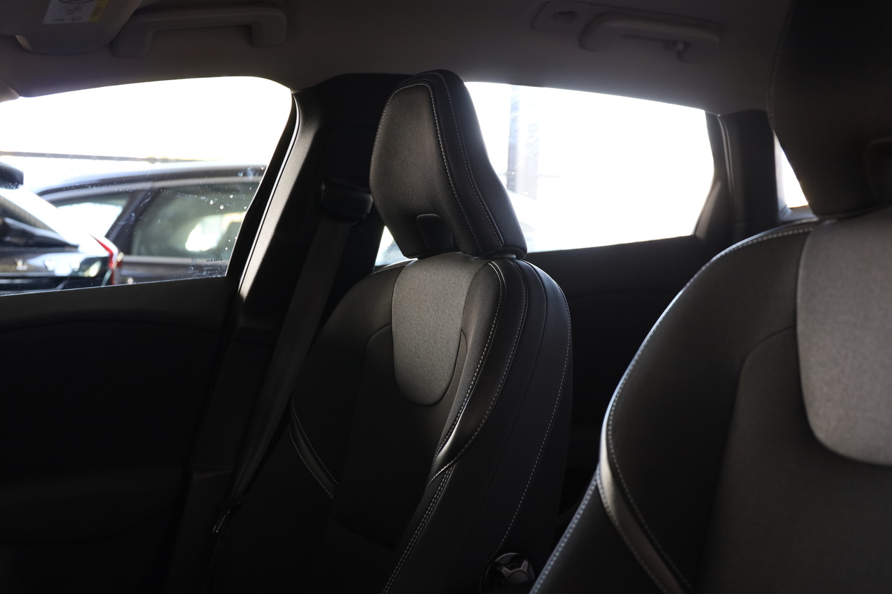 V40 D2 Momentum