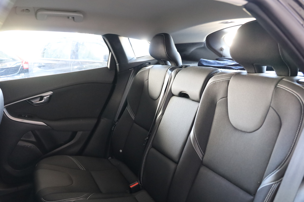 V40 D2 Momentum