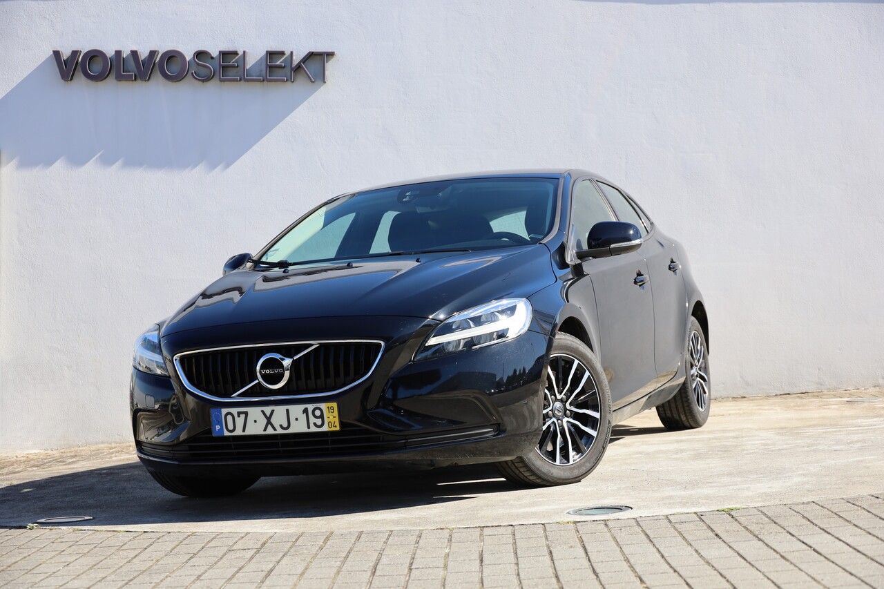 V40 D2 Momentum