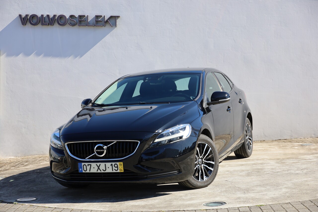V40 D2 Momentum