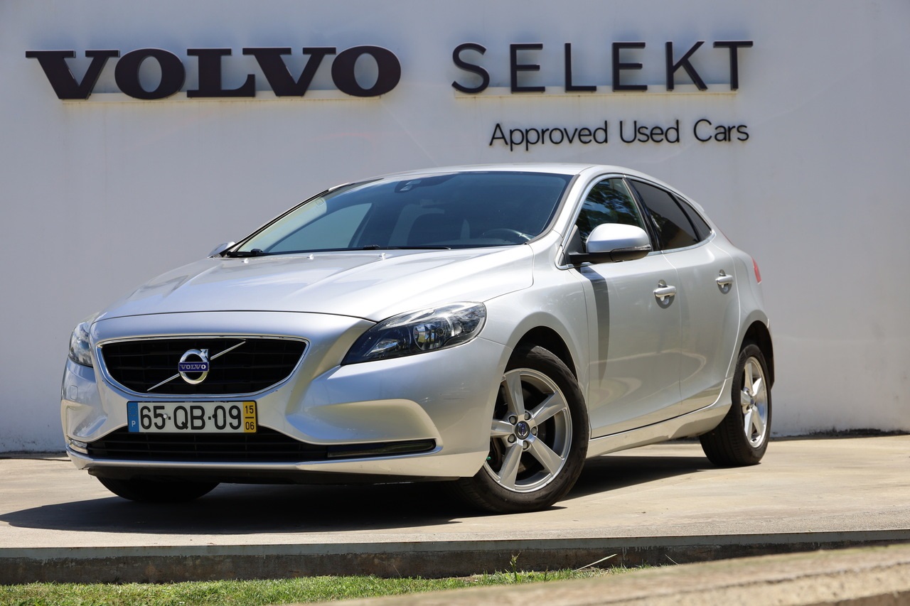 V40 D2 Momentum Geart.