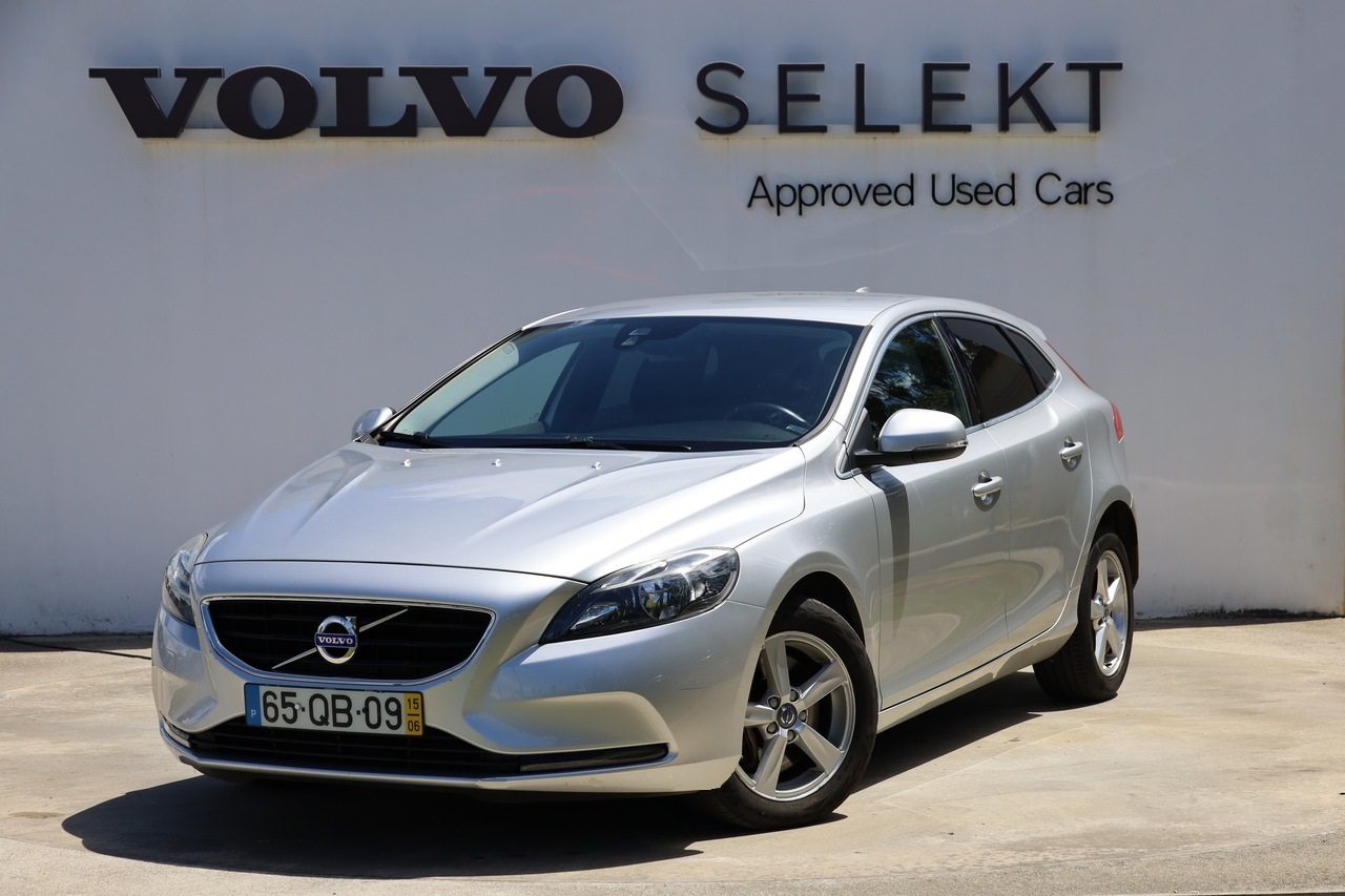 V40 D2 Momentum Geart.