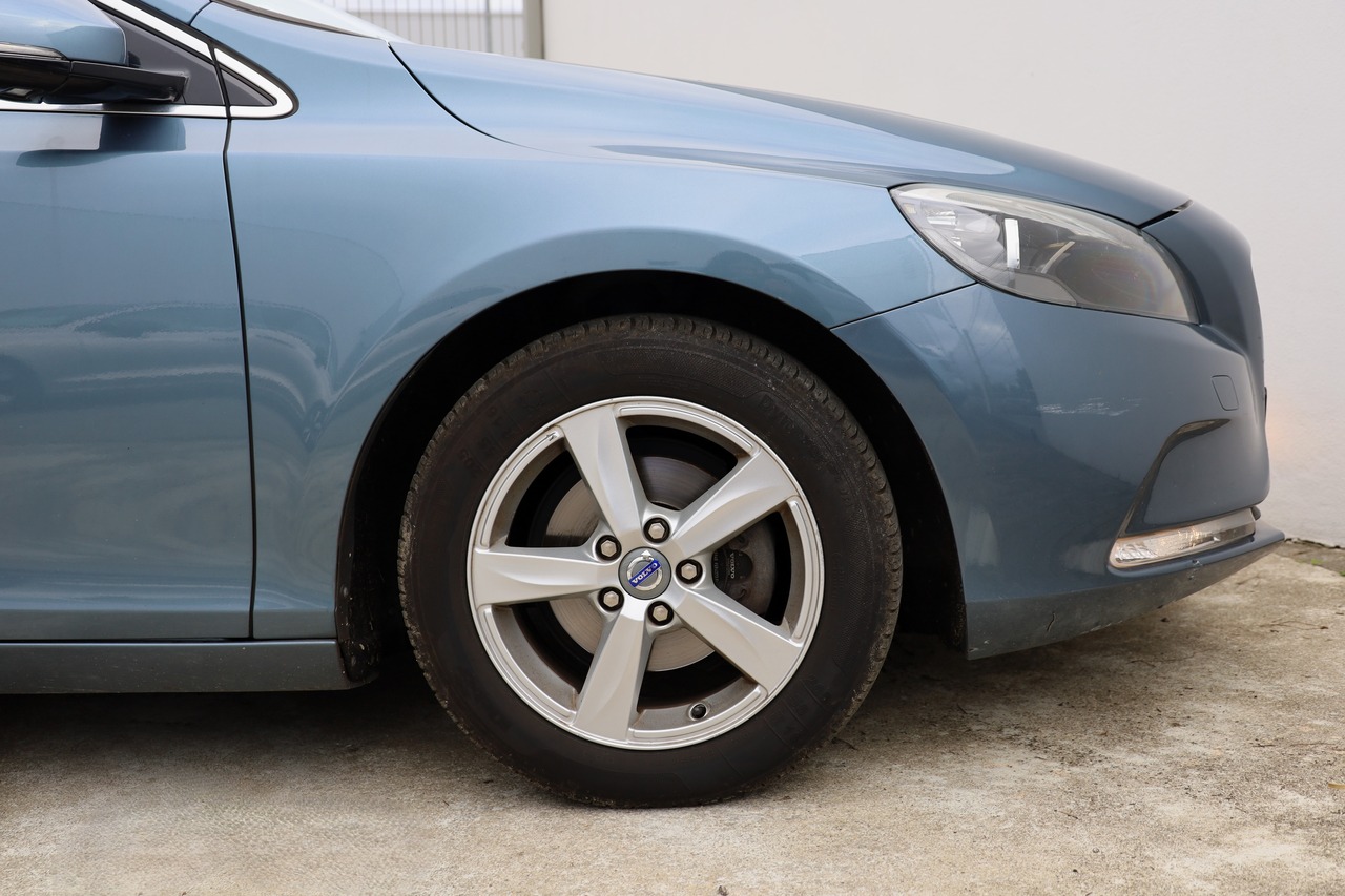 V40 D2 Momentum
