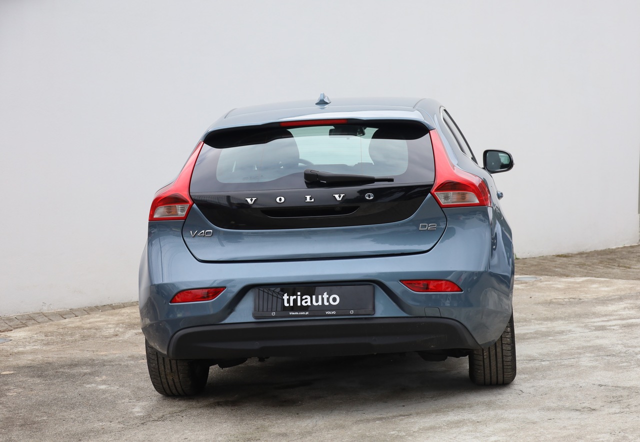 V40 D2 Momentum