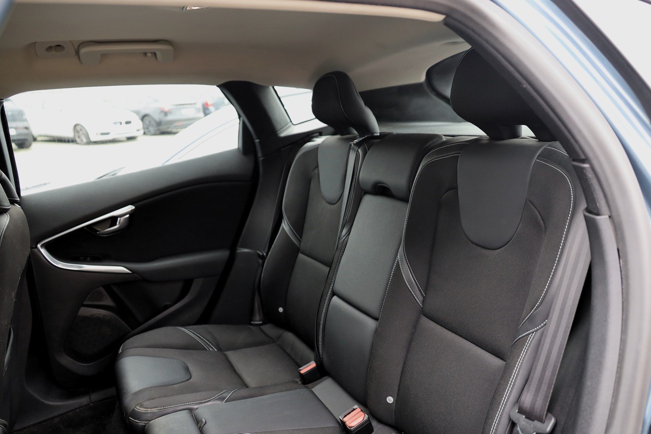 V40 D2 Momentum