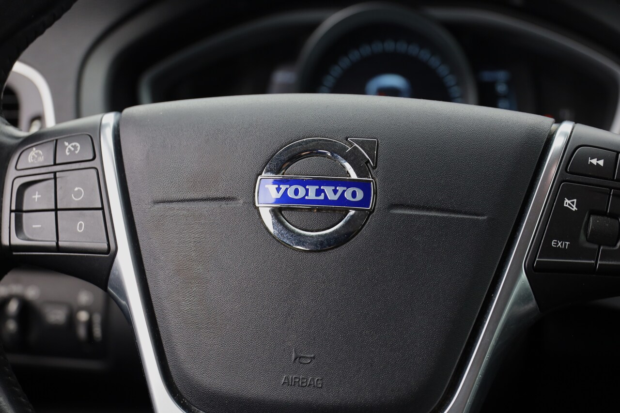 V40 D2 Momentum