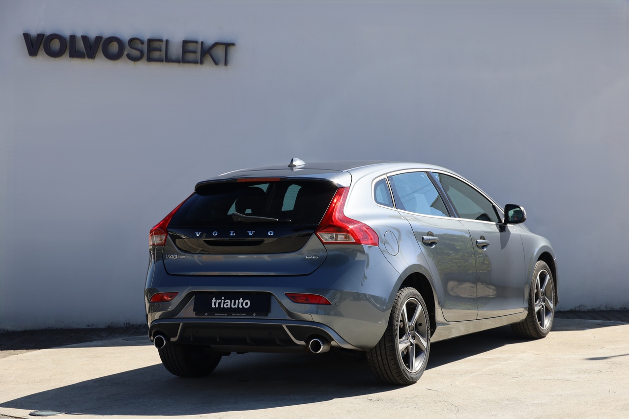 V40 D2  R-Design
