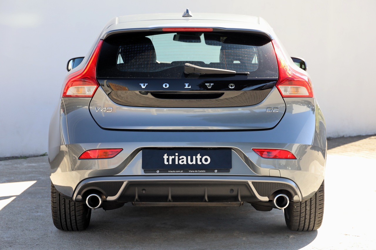 V40 D2  R-Design