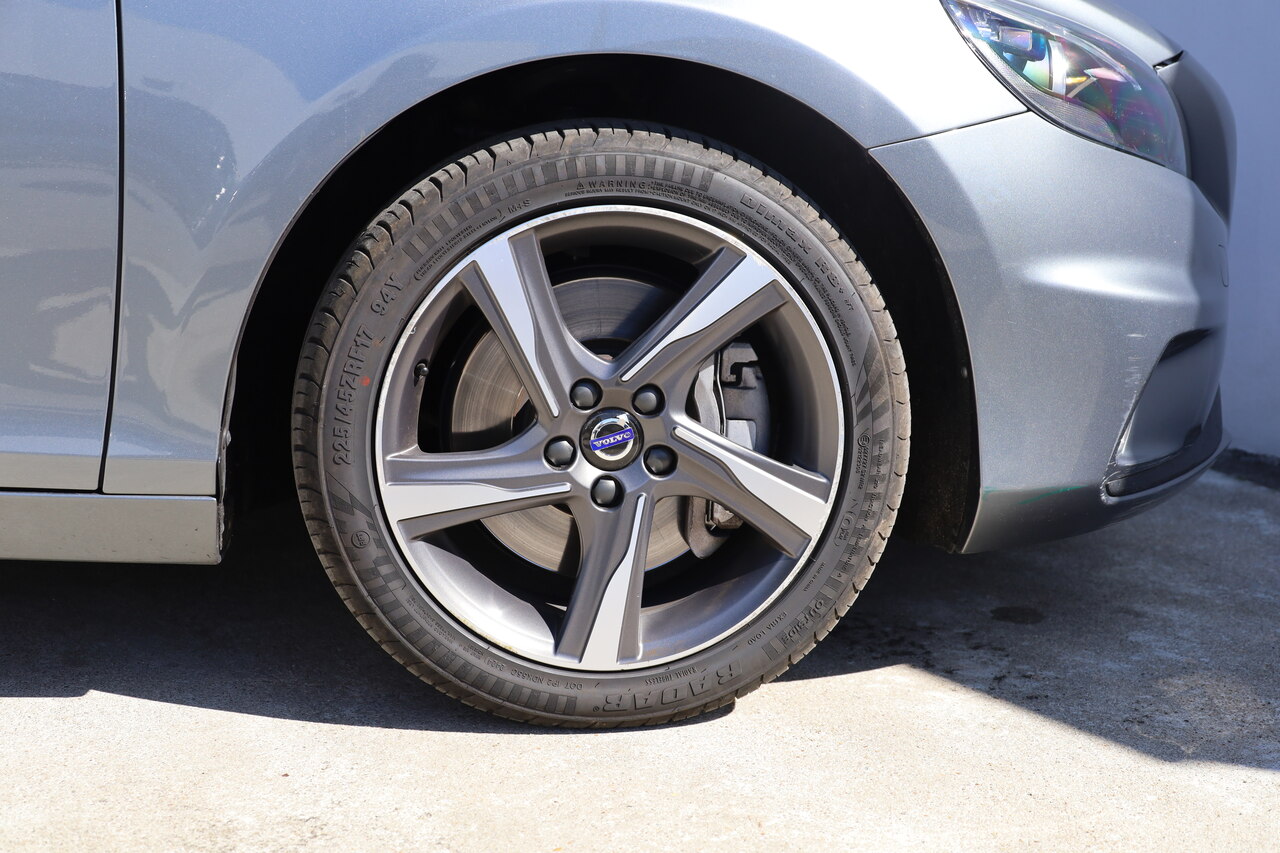 V40 D2  R-Design