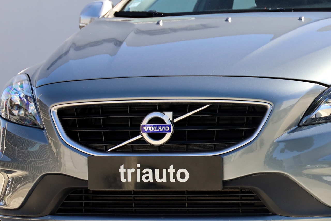 V40 D2  R-Design