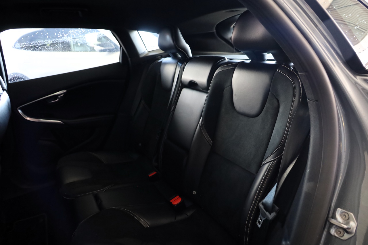 V40 D2  R-Design