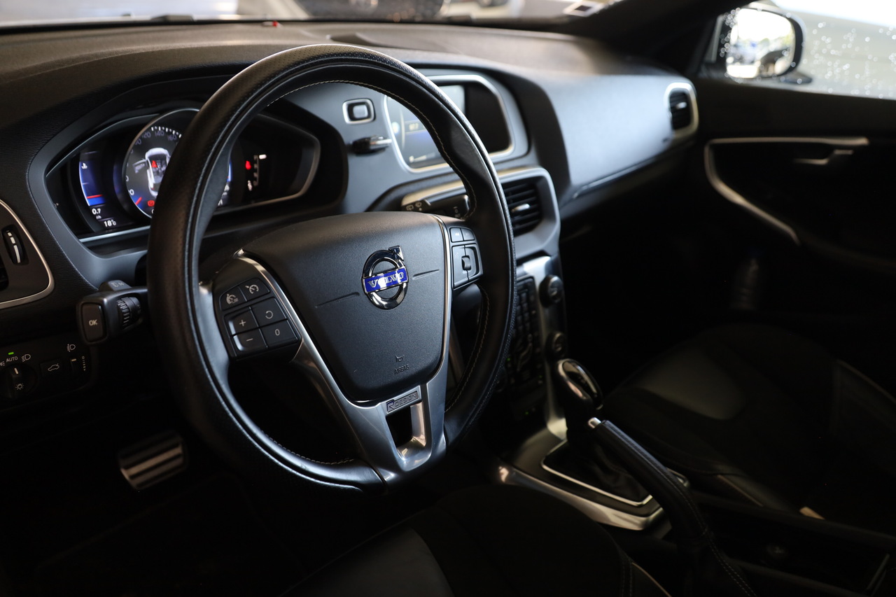 V40 D2  R-Design