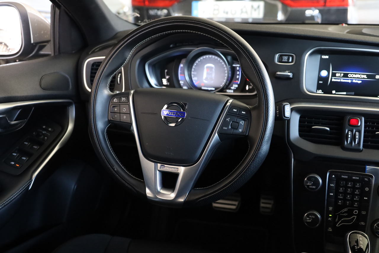 V40 D2  R-Design