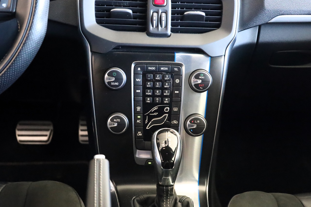 V40 D2  R-Design