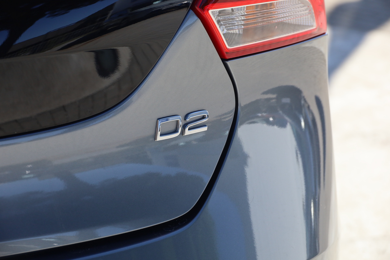 V40 D2  R-Design
